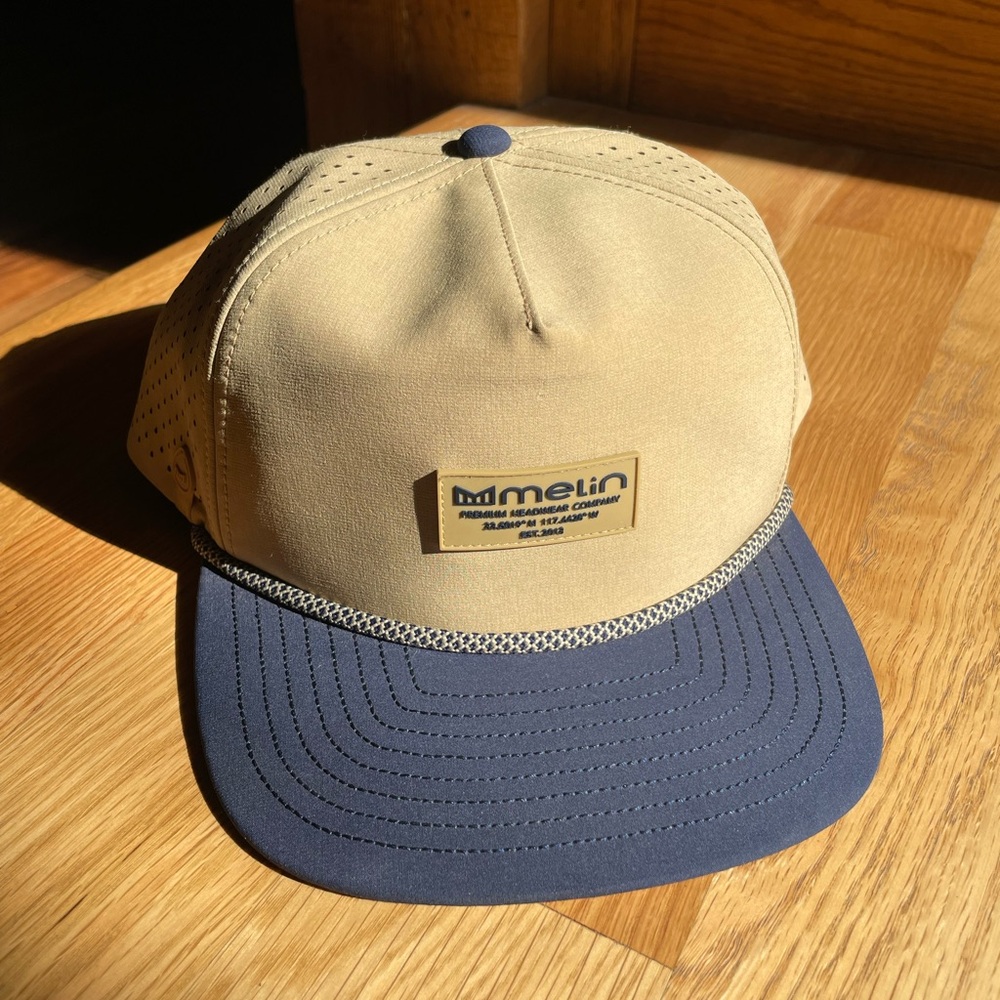 Melin Coronado Hydro - Classic Fit - Tan/Blue